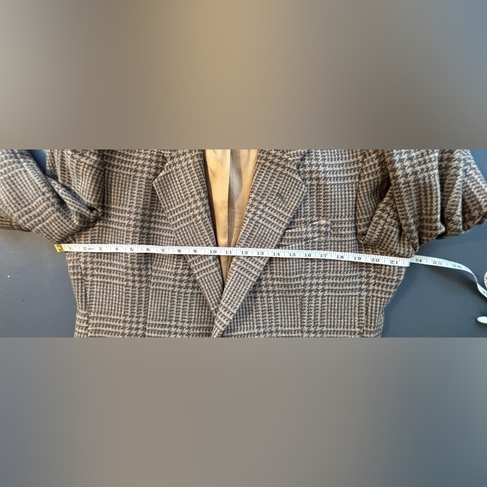 Men's Plaid Wool Blazer Jacket Sport Coat 42R 100% Wool Outer, Satin Lining. - Picture 3 of 9